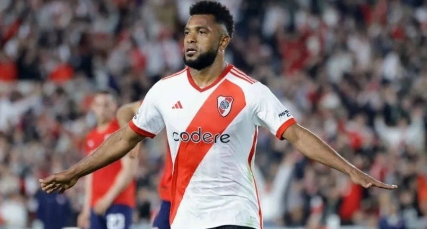 River goleó a Independiente y lidera la Zona A