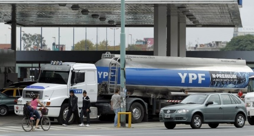 Se profundiza en el interior el faltante de combustibles