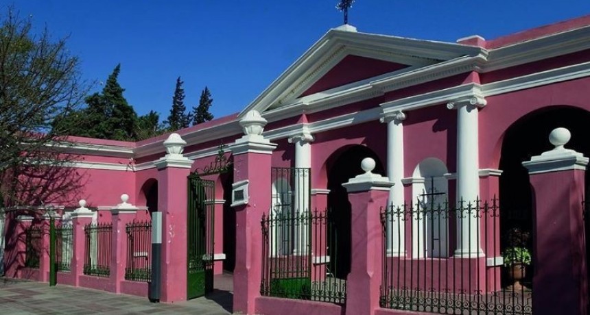 VISITAS AL CEMENTERIO POR EL DIA DE LOS FIELES DIFUNTOS