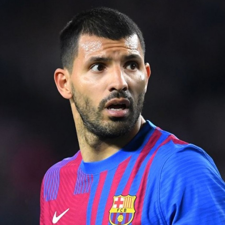 EL KUN AGUERO FUERA DEL FUTBOL POR UN BUEN TIEMPO
