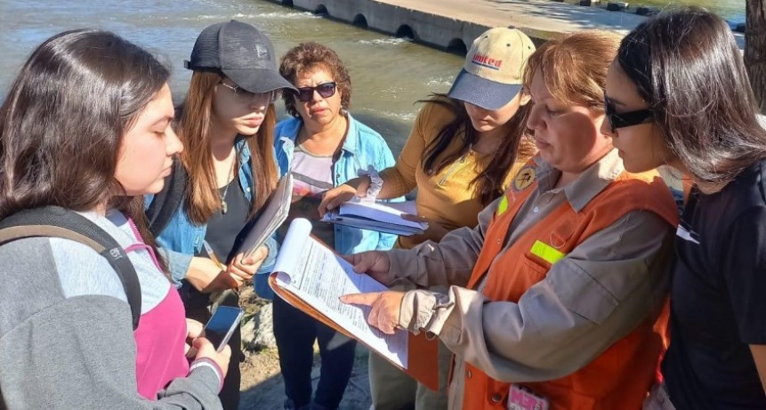 Estudiantes de la UNCA participaron en el monitoreo de calidad de agua 