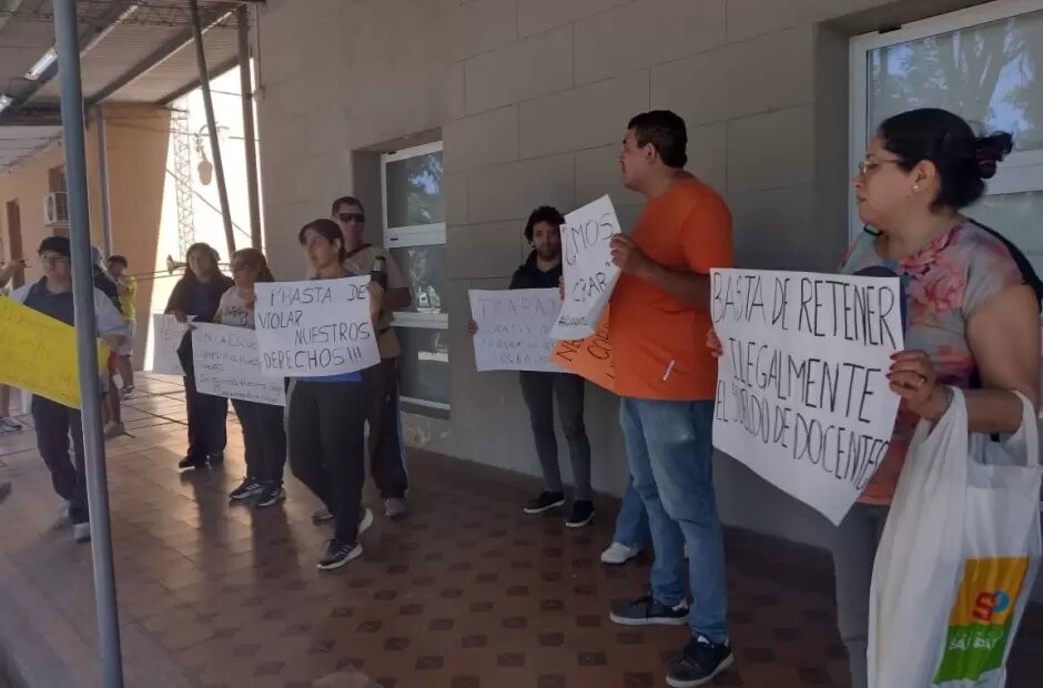 Docentes Autoconvocados reclaman por la demora en la liquidación de sus haberes