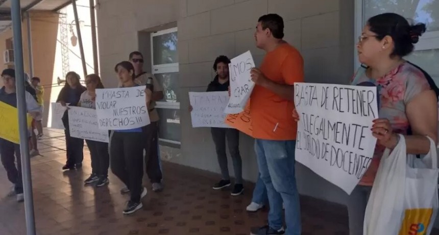Docentes Autoconvocados reclaman por la demora en la liquidación de sus haberes