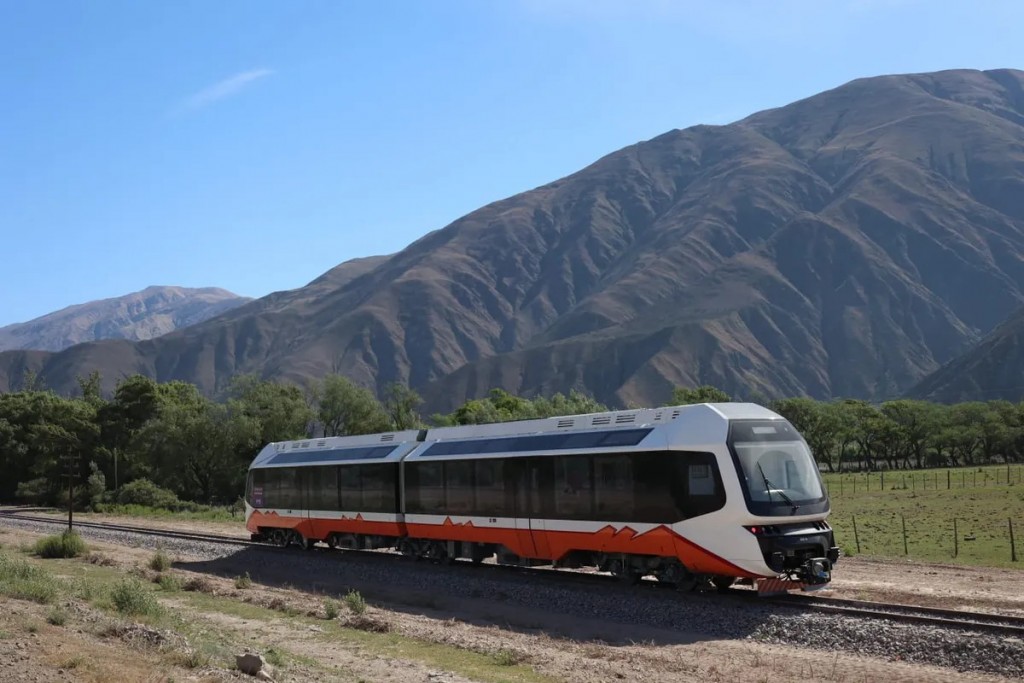 En Jujuy se inaugura el tren solar que recorrerá la Quebrada de Humahuaca
