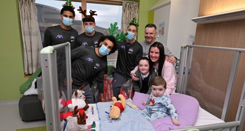 El gran gesto de los jugadores del Liverpool en un hospital de niños