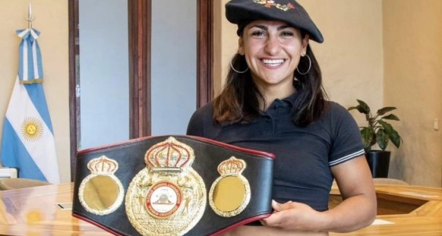 Le robaron el cinturón de campeona mundial a 
